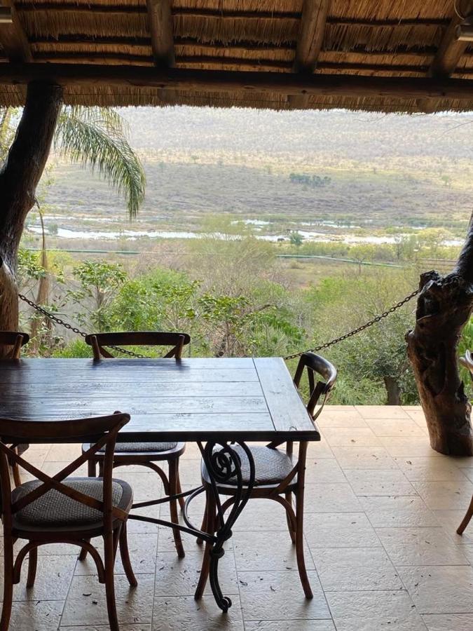 Croc River Lodge Komatipoort Exterior photo