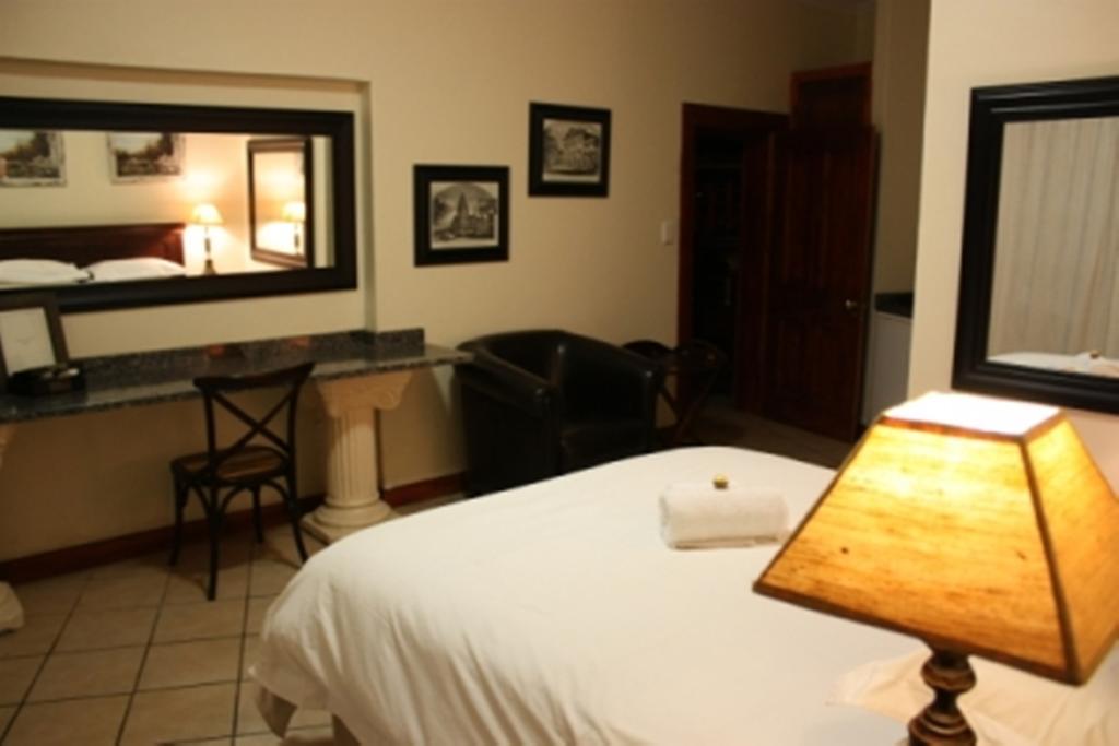 Croc River Lodge Komatipoort Exterior photo