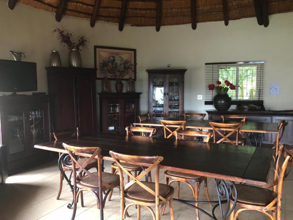 Croc River Lodge Komatipoort Exterior photo
